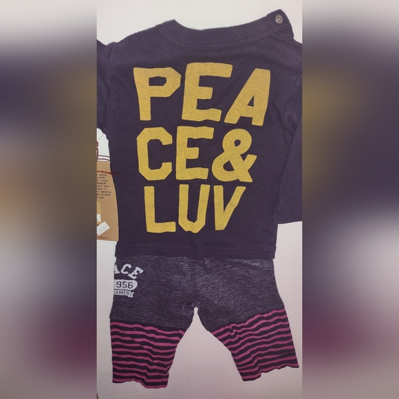 True Religion 6-12 Mo Baby One Piece New With Tag Excellent Condition Great Gift - Picture 2 of 8